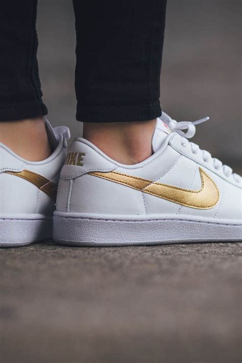 sneaker weiß gold nike|white Nike women's shoes.